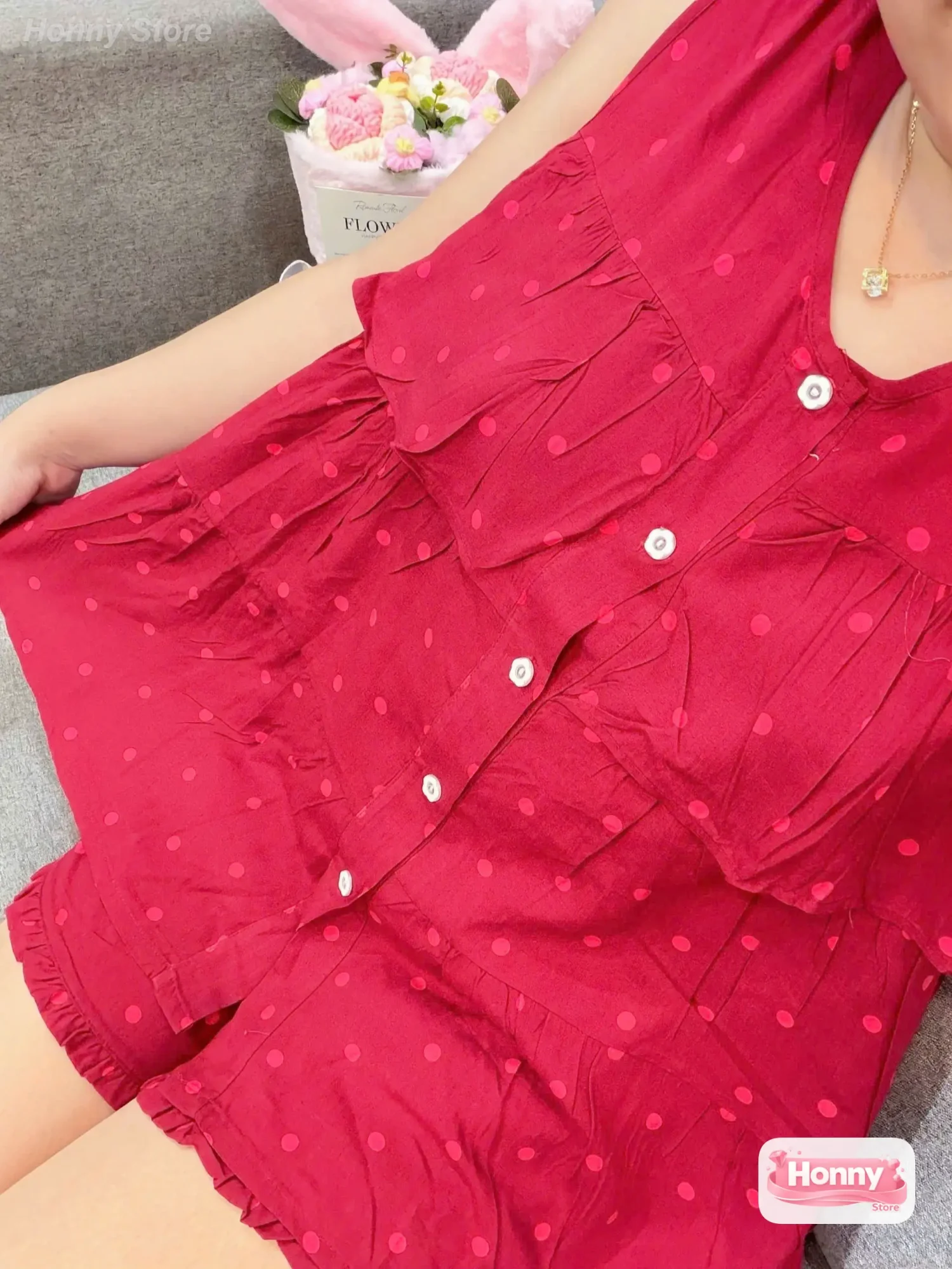 Màu Đỏ cherry chấm bi