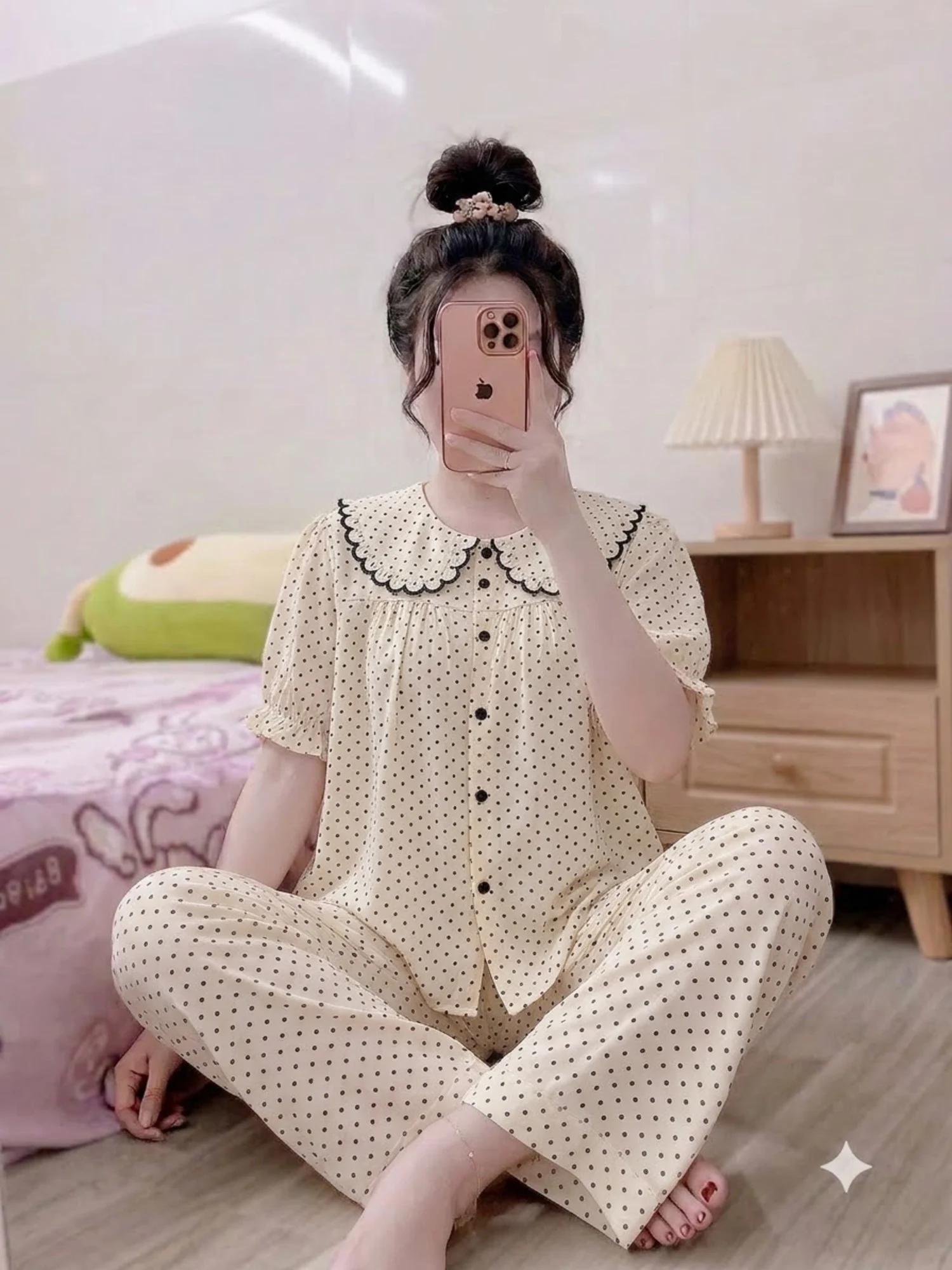 Màu Trắng be chấm bi